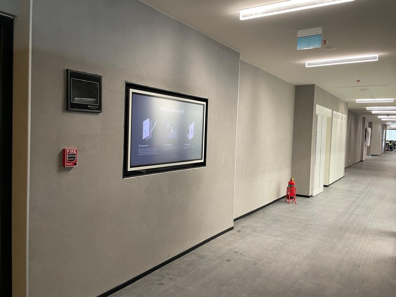 Concrete classic finish in office corridor